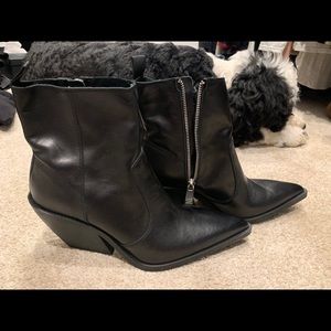 NEW, Black leather Zara ankle boot